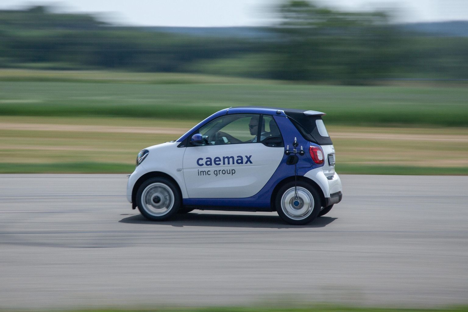 Small Vehicle with CAEMAX WFT-Cxs Wheel Force Transducer